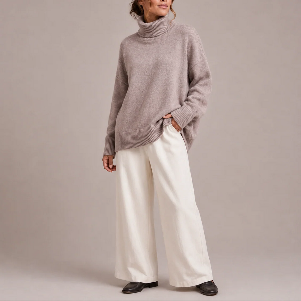 Women's Oversized Knit Turtleneck Sweater with Ribbed Cuffs